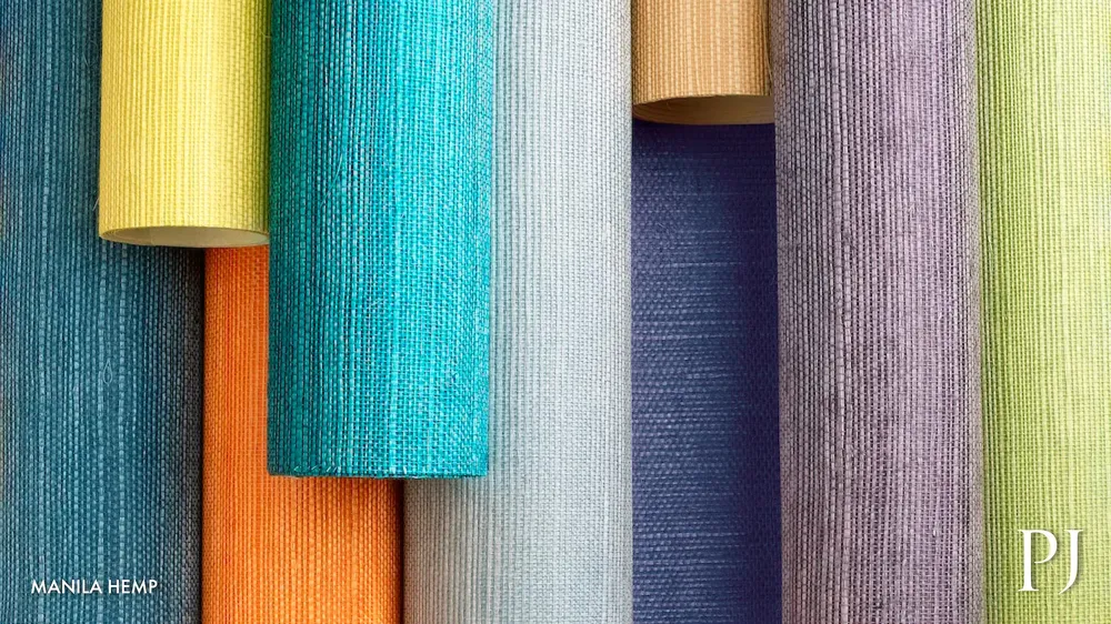 Gekleurde rollen wandbekleding met een geweven structuur